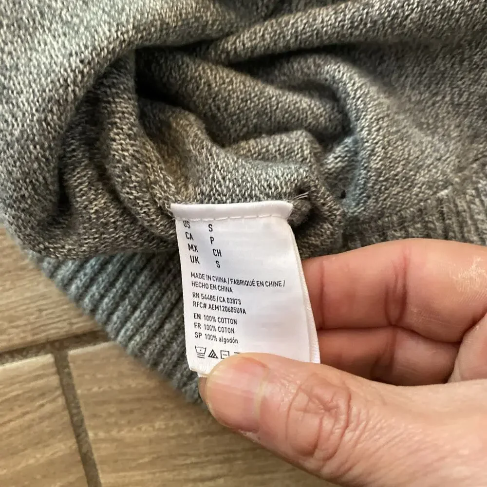 American Eagle Outfitters Men's Sweater — Gray — Blue Stripes